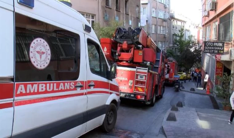 Beyoğlu’nda intihar merakı: Yol kapandı, mahalleli seyretti