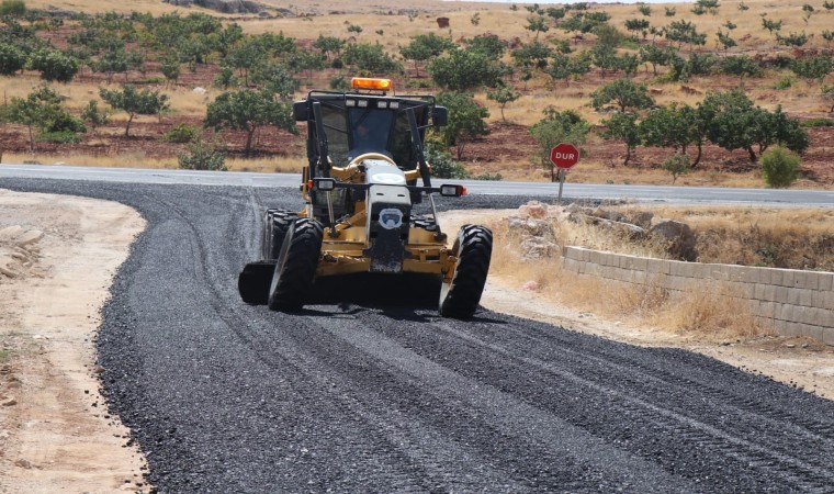 Bozova Belediyesinden kırsalda yol seferberliği