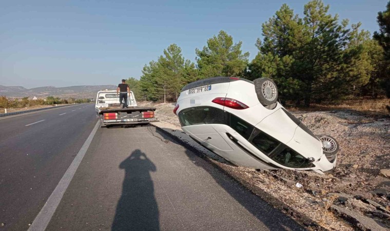 Burdurda kontrolden çıkan otomobil takla attı: 1 yaralı