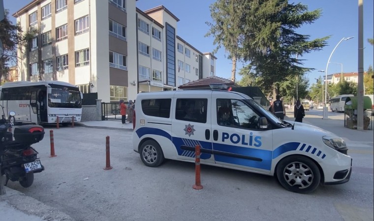 Burdurda öğrenci servis şoförleri birbirine girdi, 10 kişi gözaltına alındı