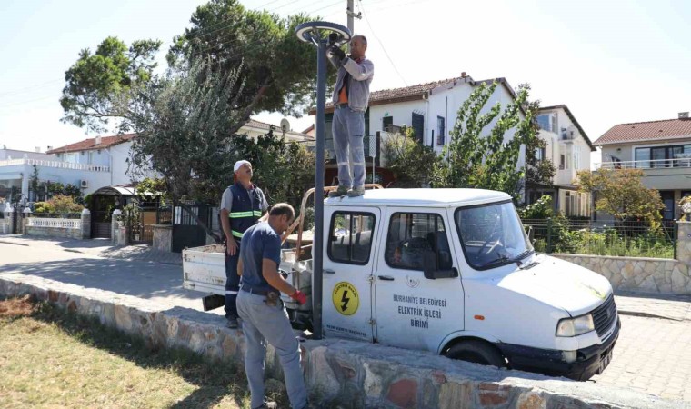 Burhaniyede Kordonboyu Caddesi ışıl ışıl