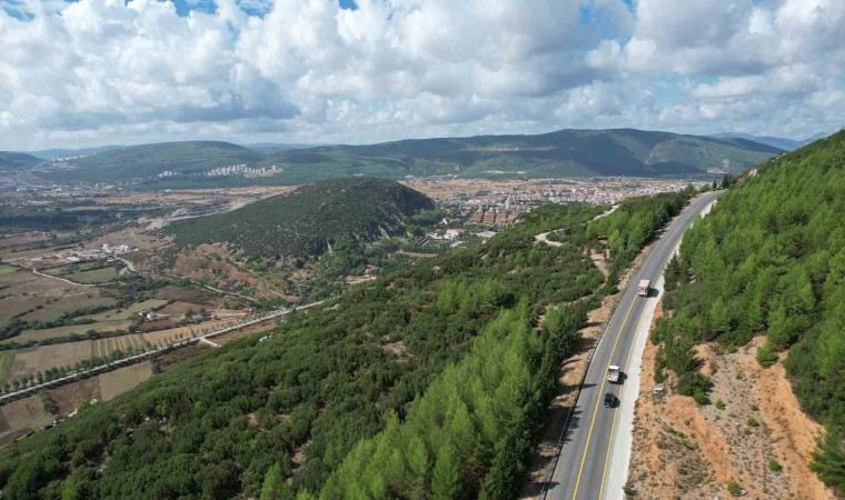 Büyükşehir 2023 yılında 797 kilometre yol çizgisi yaptı