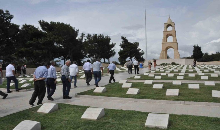 Çanakkalede şehit düşen dedelerini unutmadılar