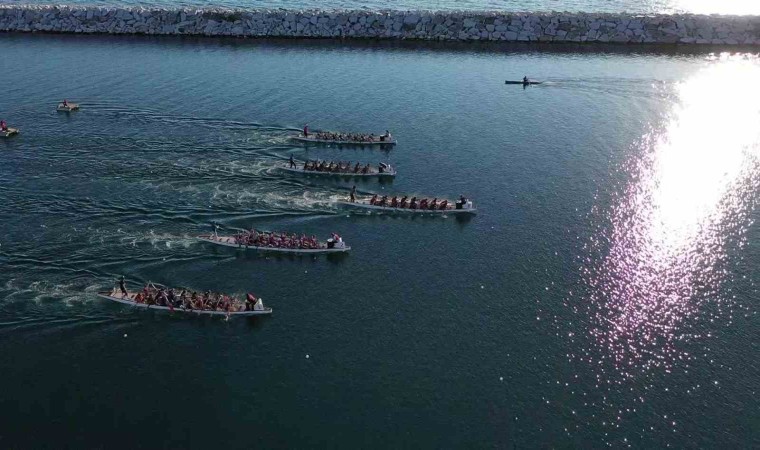 Çeşitli şirketlerden 2 binden fazla çalışan, Maltepede Dragon Festivalinde bot yarışlarında mücadele ediyor