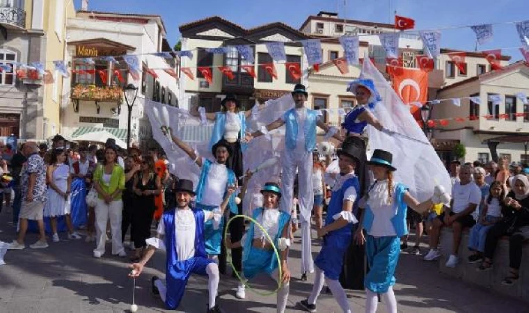 Çeşme’de ’Akdeniz’ temalı festival şenlik havasında başladı