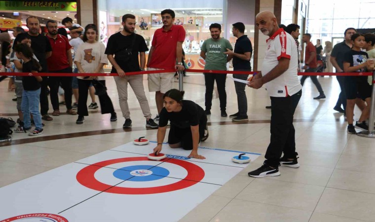 Ceylan Karavil Parkta Floor Corling Turnuvası