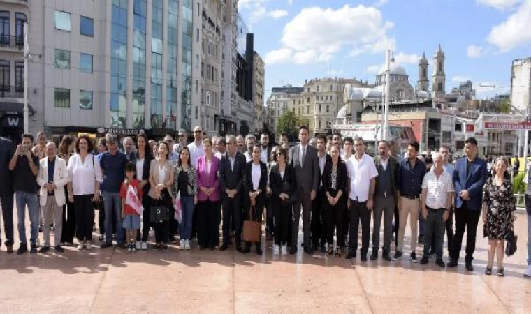 CHP’nin 100. kuruluş yıldönümü Taksim’de kutlandı