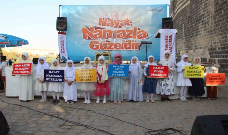 Cizrede yüzlerce çocuk namaz etkinliğinde buluştu