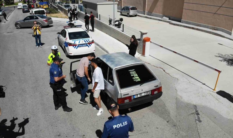 Çorum polisinden okul önlerinde şok denetim