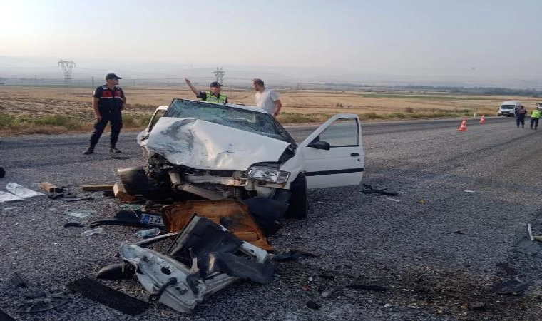 Çorum’da otomobiller çarpıştı: 2 ölü, 5 yaralı