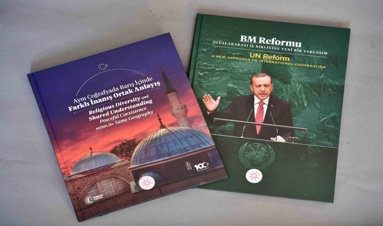 Cumhurbaşkanı Erdoğandan BMdeki liderlere Aynı Coğrafyada Barış İçinde Farklı İnanış Ortak Anlayış ve BM Reformu kitapları