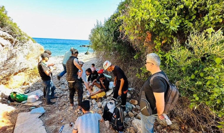 Datçada mahsur kalan 14 düzensiz göçmen kurtarıldı