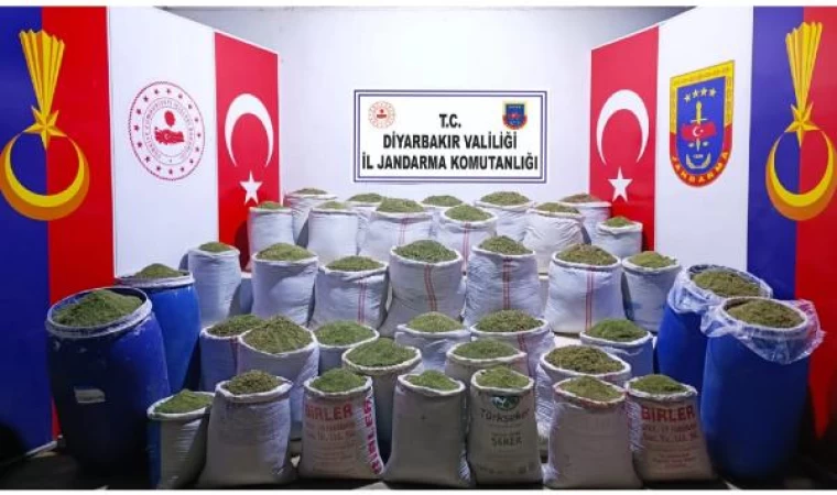 Diyarbakır’da 1 ton 319 kilo esrar ve 2 bin 500 kök kenevir ele geçirildi