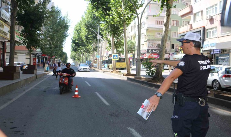 Diyarbakırda motosiklet sürücülerine “Kaskınla yol ver hayata” sloganıyla denetim gerçekleştirildi