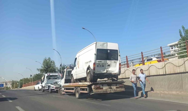 Diyarbakırda zincirleme kaza: 3 yaralı