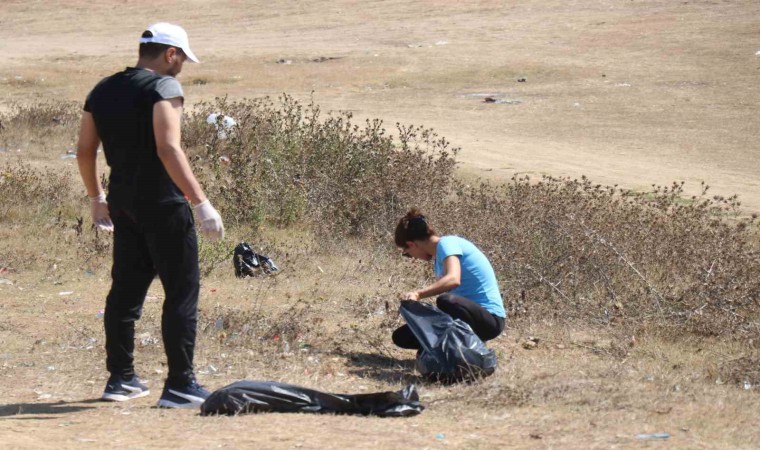 Dünya Temizlik Gününde gönüllüler bir araya geldi çevreyi temizledi