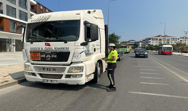 Düzcede yasak yola giren ağır taşıtlara ceza yağdı