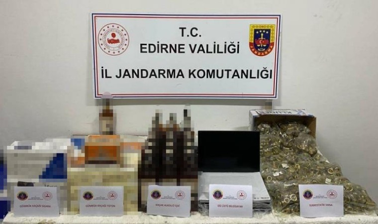 Edirnede otobüste 300 bin liralık kaçak ürün yakalandı