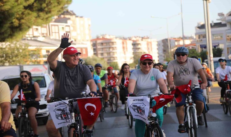 Efelerde pedallar çevre dostu ulaşım için döndü