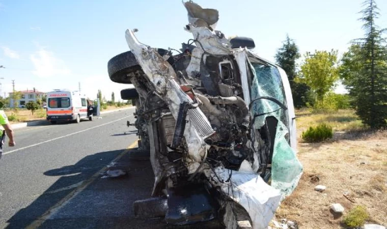 Elazığ’da tur minibüsü, yolcu otobüsüne çarptı: 18 yaralı