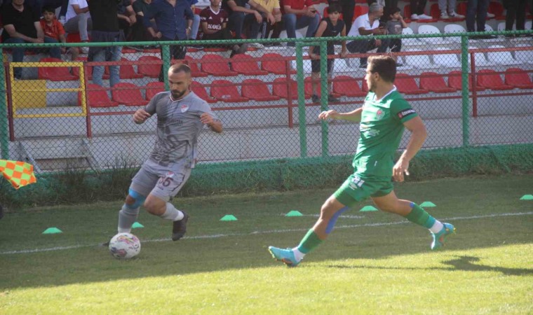 Elazığspor deplasmanda başlıyor