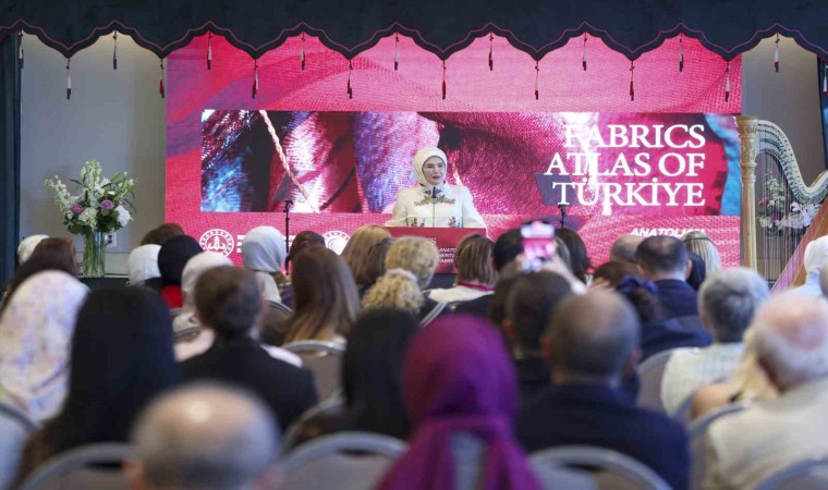 Emine Erdoğan, Türkevindeki sergide Anadolu tekstilini first ladylere tanıttı