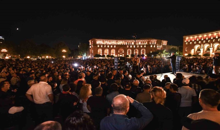 Ermenistanda Başbakan Paşinyana yönelik protestolar 3üncü gününde