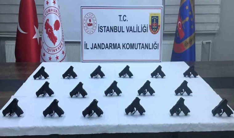 Eyüpsultanda silah kaçakçılarına operasyon: 9 kişi gözaltına alındı