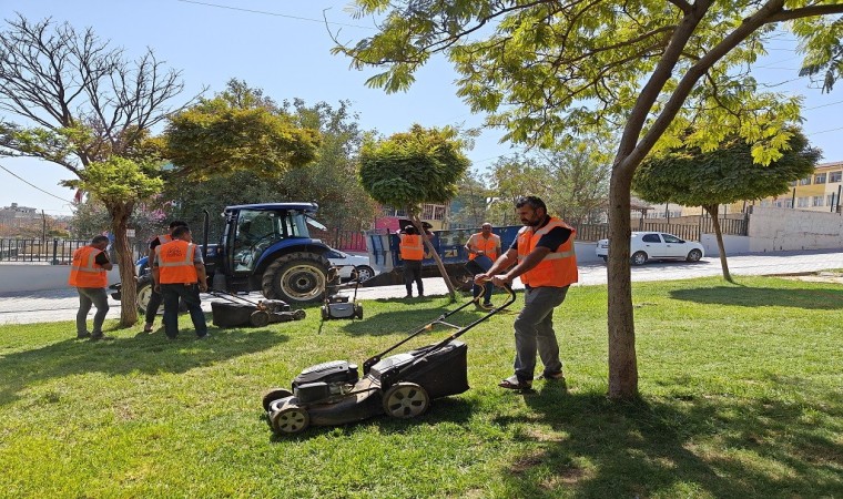 Eyyübiye parklarında sonbahar çalışması