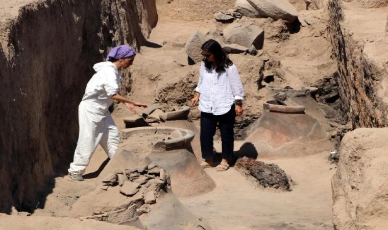 Garibin Tepe’de yeni anıtsal yapı gurubu ortaya çıkarıldı