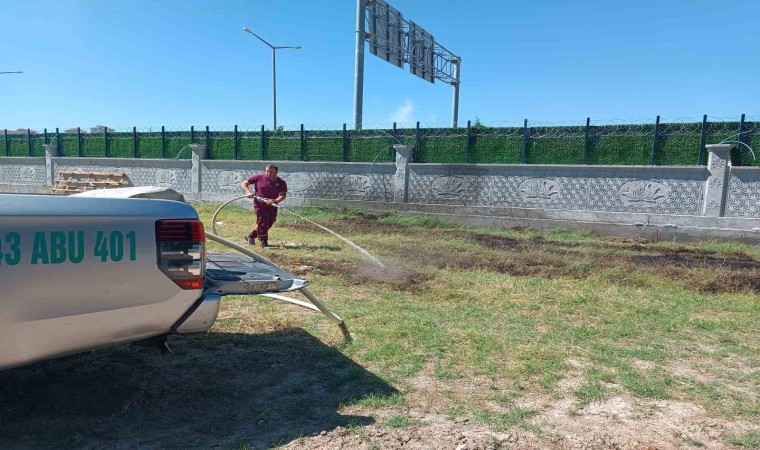 Gedizde elektrik telleri tarla yangınına sebep oldu