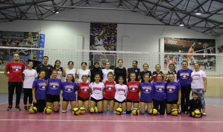 Genç voleybolcular, Filenin Sultanlarını örnek alıyor