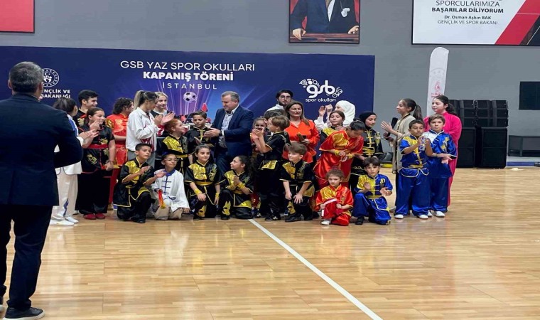 Gençlik ve Spor Bakanı Dr. Osman Aşkın Bak Yaz Spor Okulları kapanış törenine katıldı