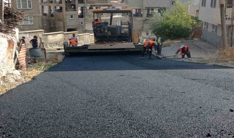 Hakkaride 4 semt ilk defa asfalta kavuştu