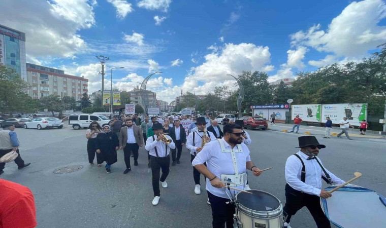 Halk Sağlığı Haftası bando takımı eşliğinde kutlandı