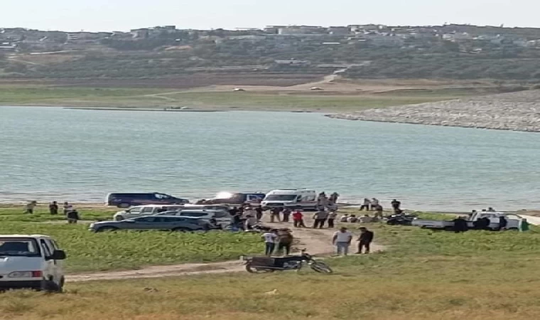 Hatay’da 2 kişi, serinlemek için girdikleri gölette boğuldu