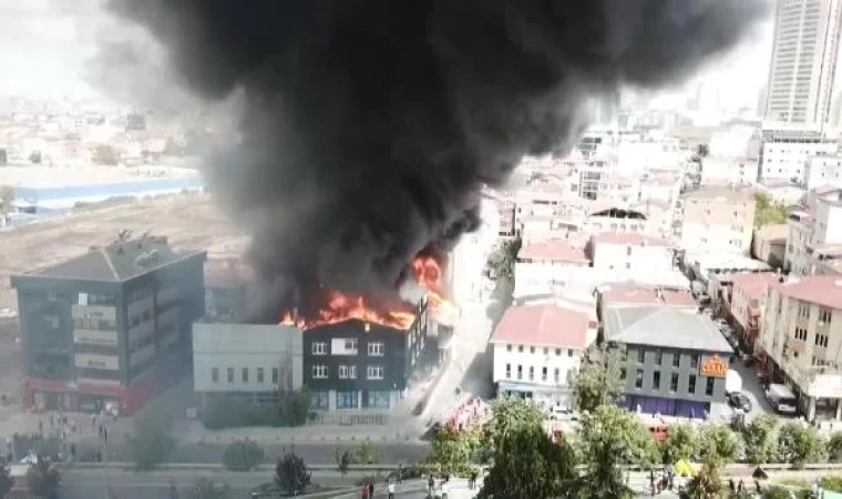 (Havadan fotoğraflar) Ataşehir’de iş yeri yanıyor