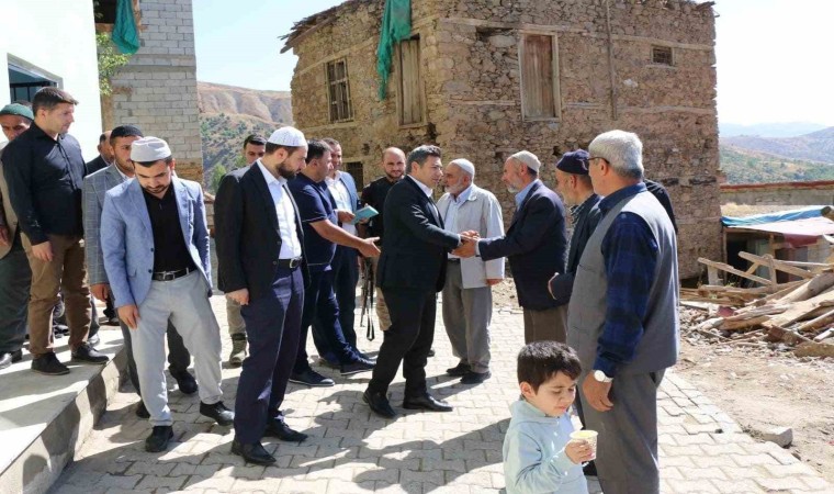 Hizanda yapımı tamamlanan cami ibadete açıldı