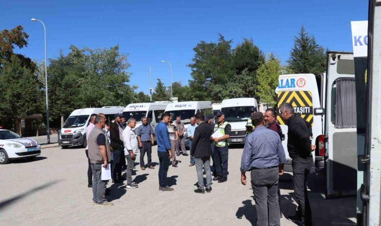 Hocalarda öğrenci servis araçları denetlendi