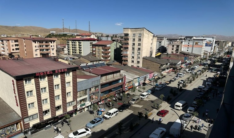 Irakın Kerkük kentinde 4,8 büyüklüğünde yaşanan deprem Hakkari ve ilçelerinde de hissedildi