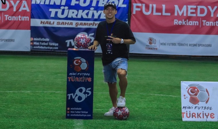 İstanbulda Maltepesporlu futbolcudan akıl almaz trafik uygulaması kamerada