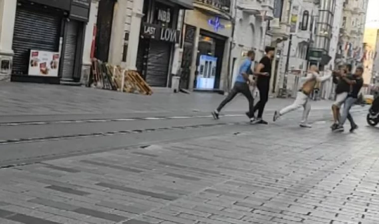 İstiklal Caddesi’nde kavga kamerada