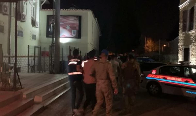 İzmir merkezli 7 ilde FETÖ operasyonu: 9 gözaltı