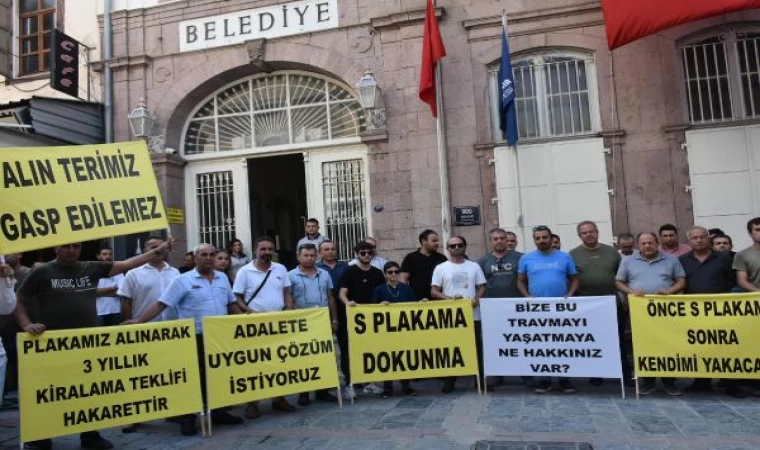 İzmir’de ’S Plaka’ sahiplerinden eylem