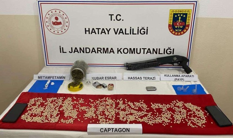 Jandarma uyuşturucu tacirlerine göz açtırmıyor