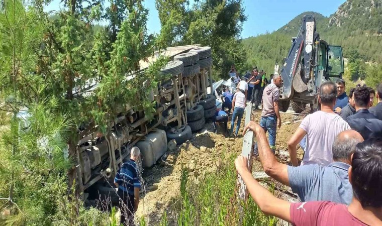 Kahramanmaraşta freni patlayan kamyon kalabalığın arasına daldı: 5 ölü, 25 yaralı