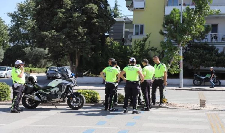 Kamyonetin ’yaya geçidi’nde çarptığı kadın öldü, engelli 2 kızı ile görümcesi yaralandı