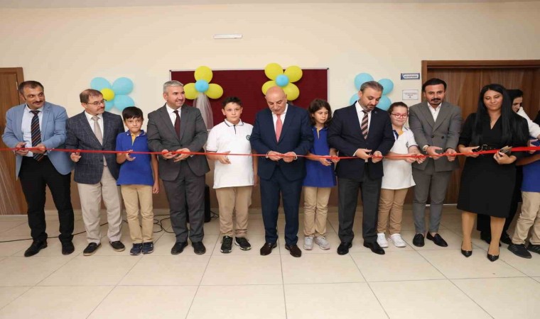 Keçiörende bir okula daha laboratuvar sınıfı ve kütüphane kazandırıldı