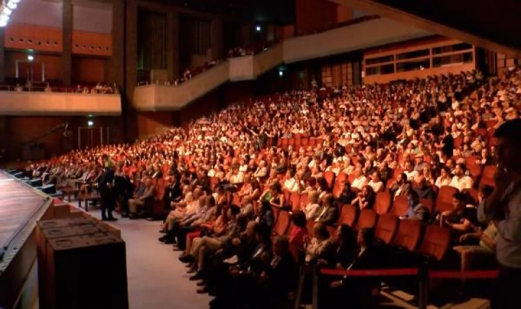 Kılıçdaroğlu: Bu aydınlardan birisi de Merdan Yanardağ, buradan sevgilerimi ve saygılarımı gönderiyorum