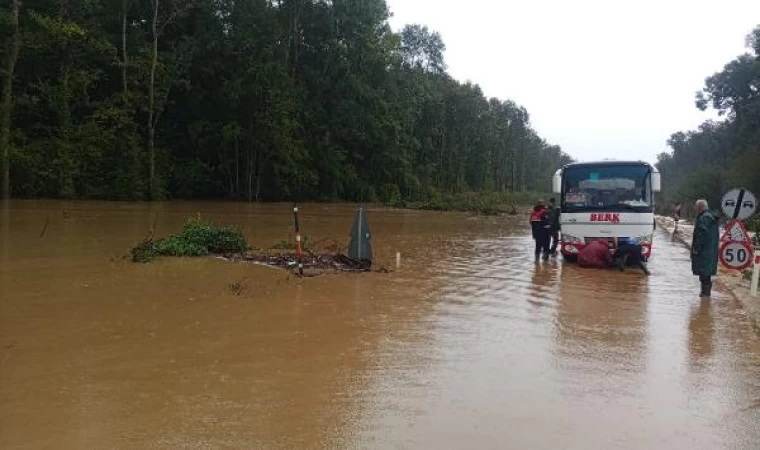 Kırklareli’de kuvvetli yağışta dereler taştı, yollar kapandı; 2 ölü, 4 kayıp/ Ek fotoğraflar